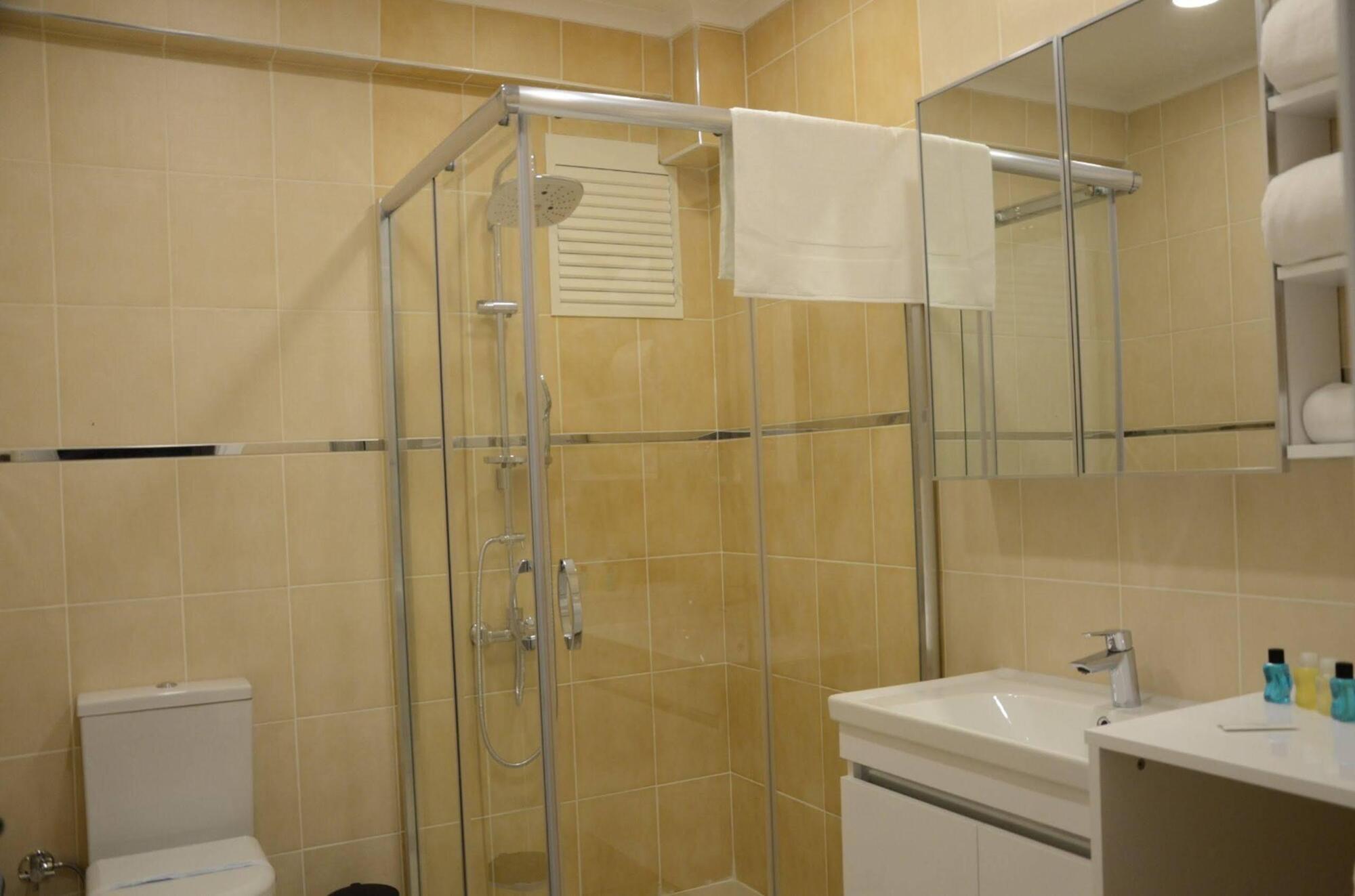 On4 Rooms & Suites Istanbul Exterior photo